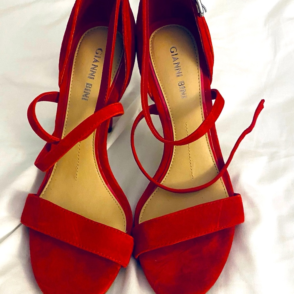 NWOT Gianni Bini Red Suede Open Toe Heels in size 7